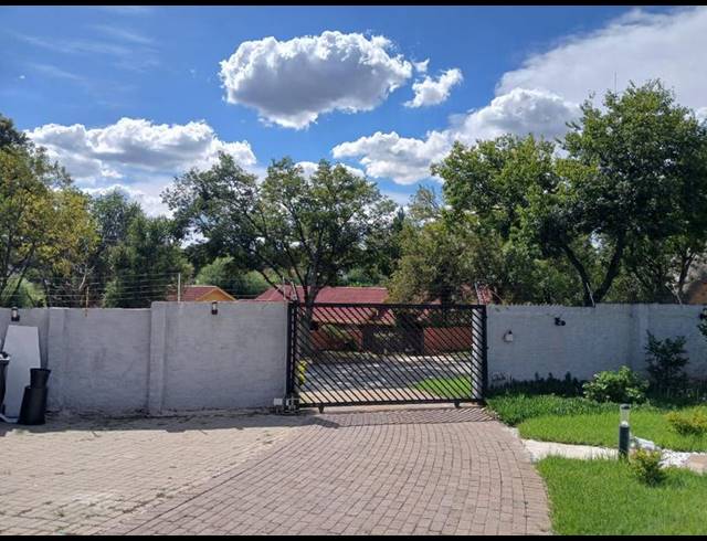 3 BEDROOM HOUSE FOR SALE IN VORNA VALLEY